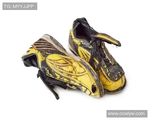 足球明星洗鞋瞬间大揭秘精美图片展现他们的独特风格与个性 足球明星洗鞋瞬间大揭秘精美图片展现他们的独特风格与个性