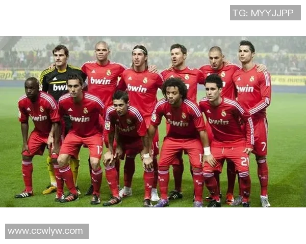 足球明星精彩瞬间高清图片展示球场魅力与技艺的完美结合 足球明星精彩瞬间高清图片展示球场魅力与技艺的完美结合